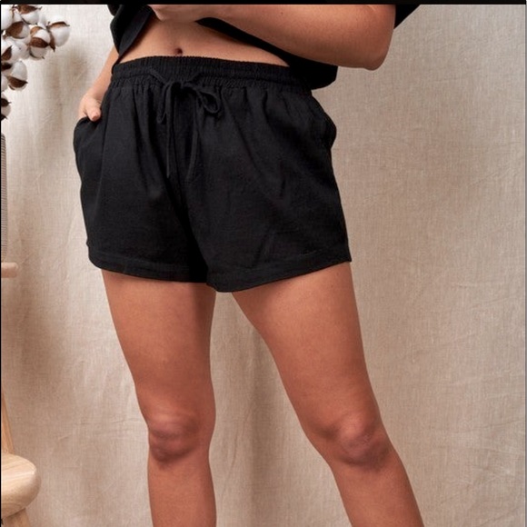 white birch Pants - White birch shorts with pockets and drawstring